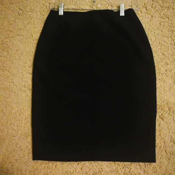 Brand New Ann Taylor pencil skirt (size 0) - Picture 2 of 4